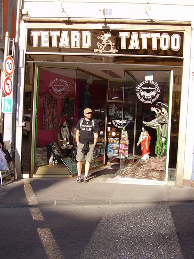 france- Auxerre tattoo saloon.JPG